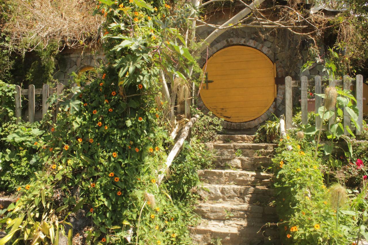 The Hobbit La Comarca Hotel Nueva San Salvador Buitenkant foto